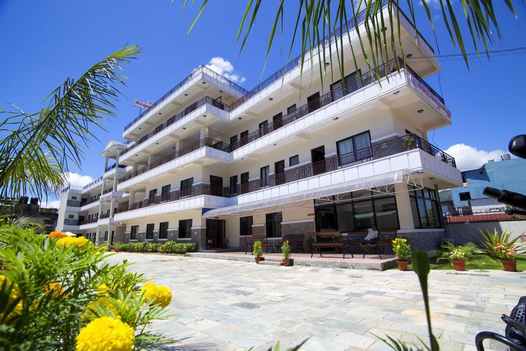 Hotel Swapna Bagh- Your Place ポカラ エクステリア 写真
