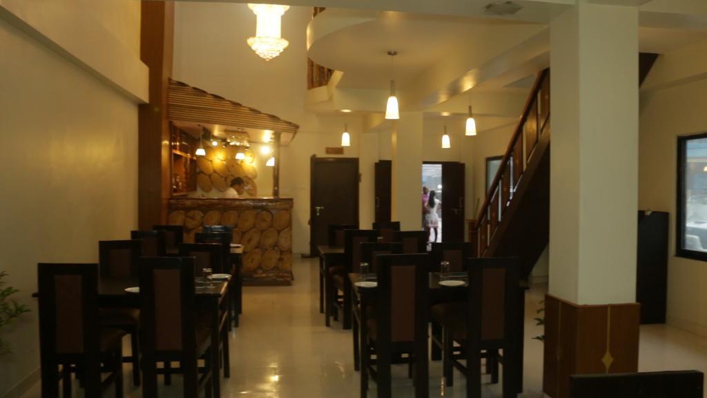 Hotel Swapna Bagh- Your Place ポカラ エクステリア 写真