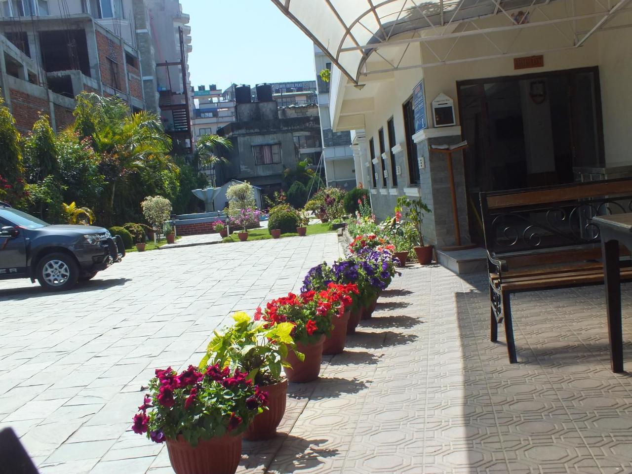 Hotel Swapna Bagh- Your Place ポカラ エクステリア 写真