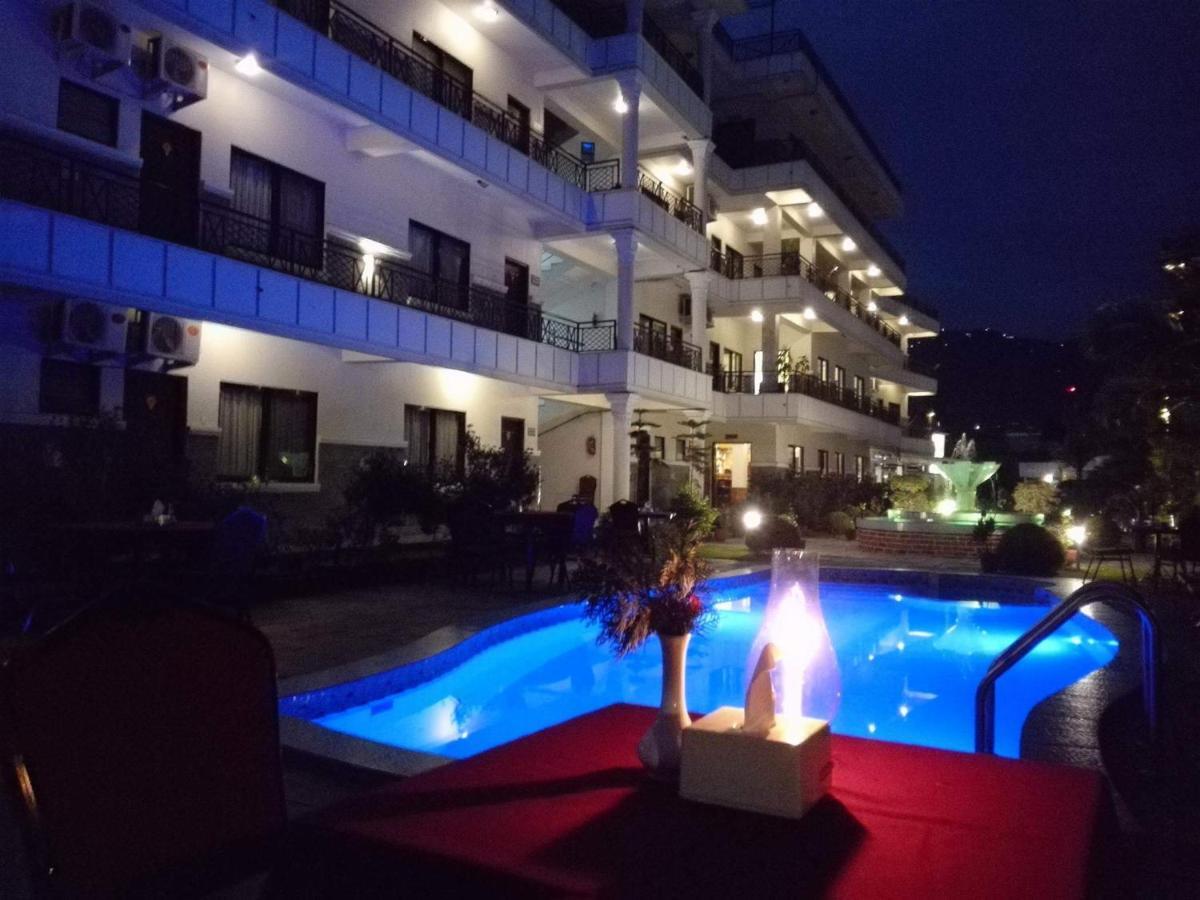 Hotel Swapna Bagh- Your Place ポカラ エクステリア 写真